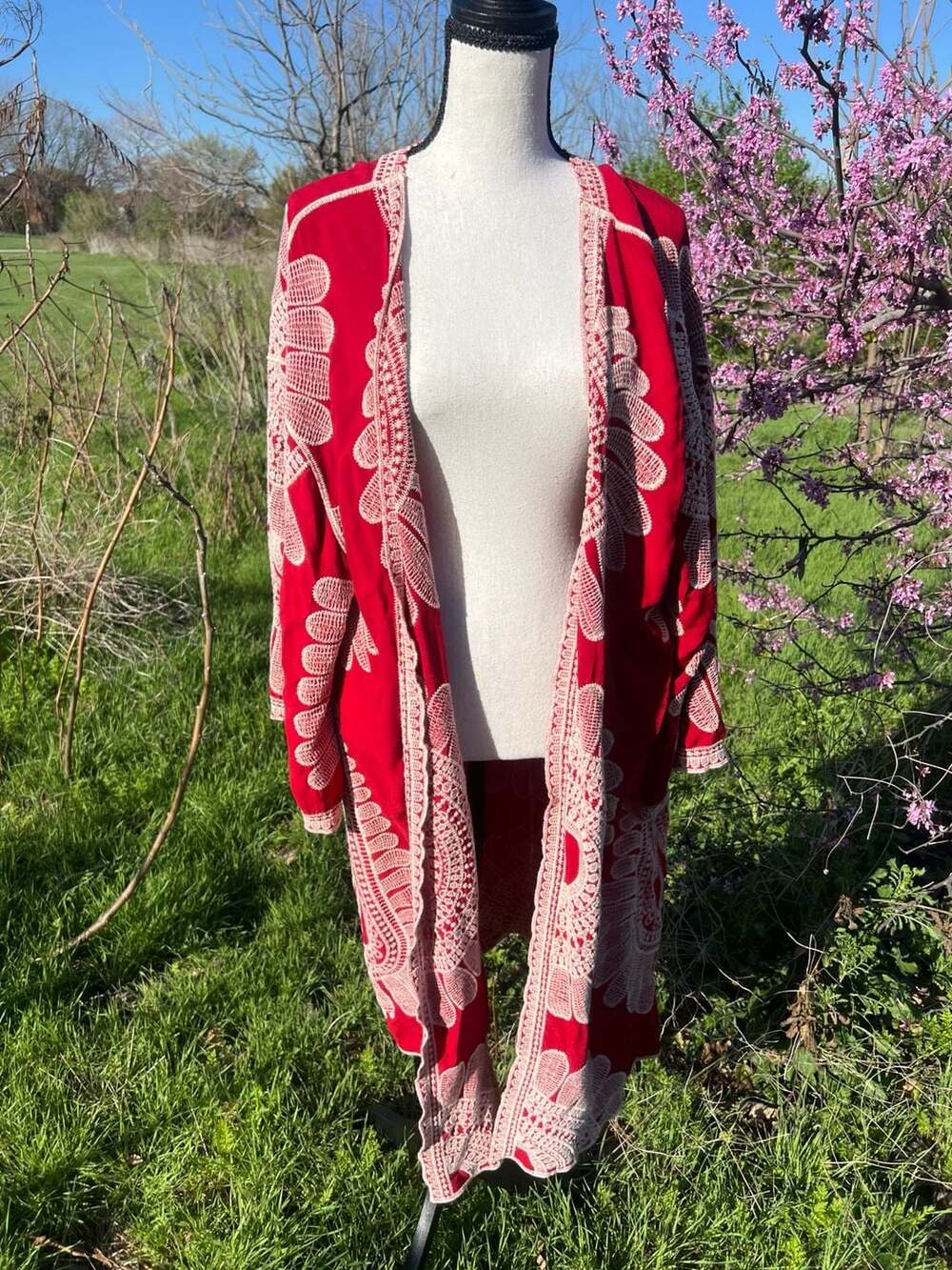 Catherines Est. 1946 Red Embroidered Medallion Open Front Duster Kimono - Picture 6 of 12